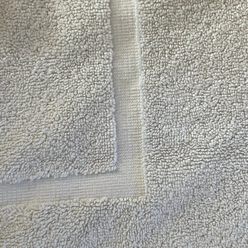 Wamsutta Regency Pima Cream bath rug